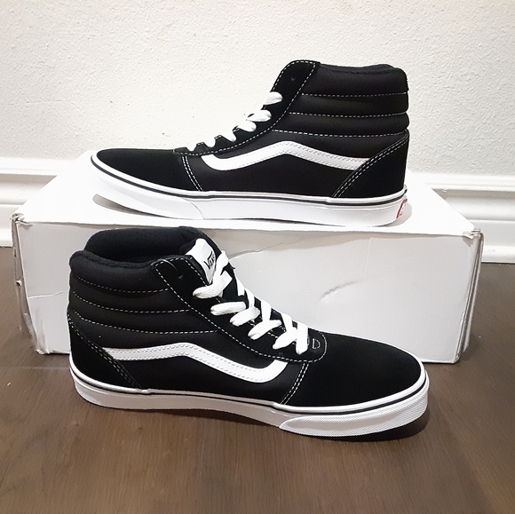 Vans - Picture 1 of 4